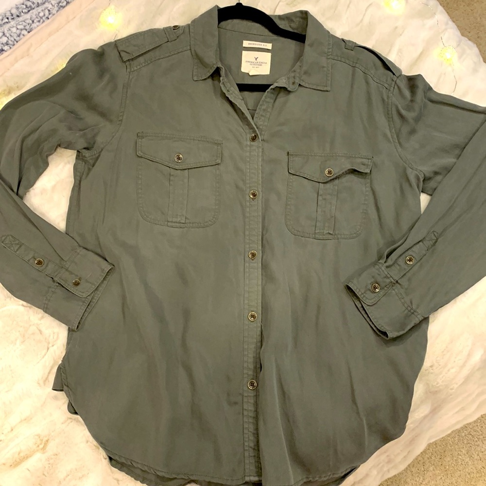 AMERICAN EAGLE-woman’s top. Size.L